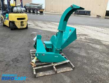 TMG Industrial 4” chipper three point attachment model BX42S-GL, 540 PTO driven (comes with PTO...