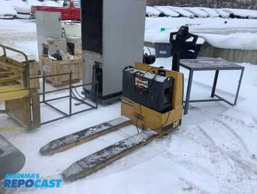 Caterpillar Model NPP40 24V 1460lb Capacity Electric Pallet Jack