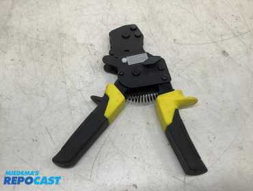 Apollo PEX -3/8"-1" One-Hand Pinch Clamp Tool