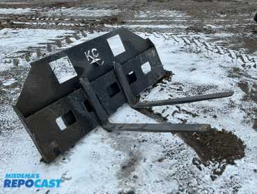 New Kit Container Extra Wide Skid Steer Fork Carriage with (2) 42” Forks, Universal Quick Attach,...