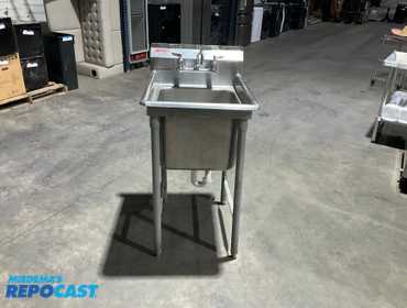 Eagle Stainless Steel Free Standing Wash Station- 23”x28”x44”