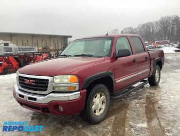 2005 GMC Sierra SLT Crew Cab Short Bed 4WD