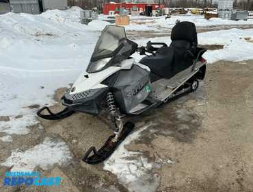 2013 Skidoo Grand Touring Snowmobile