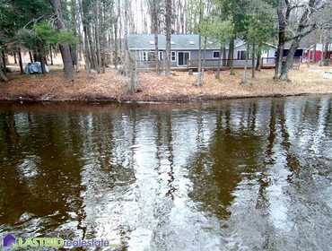 3 Bedroom Muskegon River Home with Indoor Pool in Hersey, MI