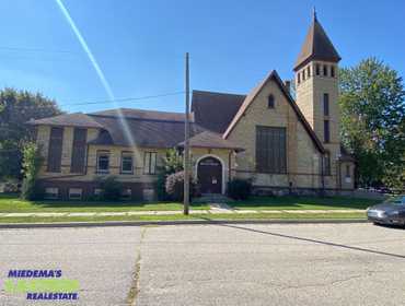 LASTBIDrealestate.com Online Real Estate Auction on October 22, 2025 of a 5,574 Sq. Ft. Commercial Building in Alma, MI