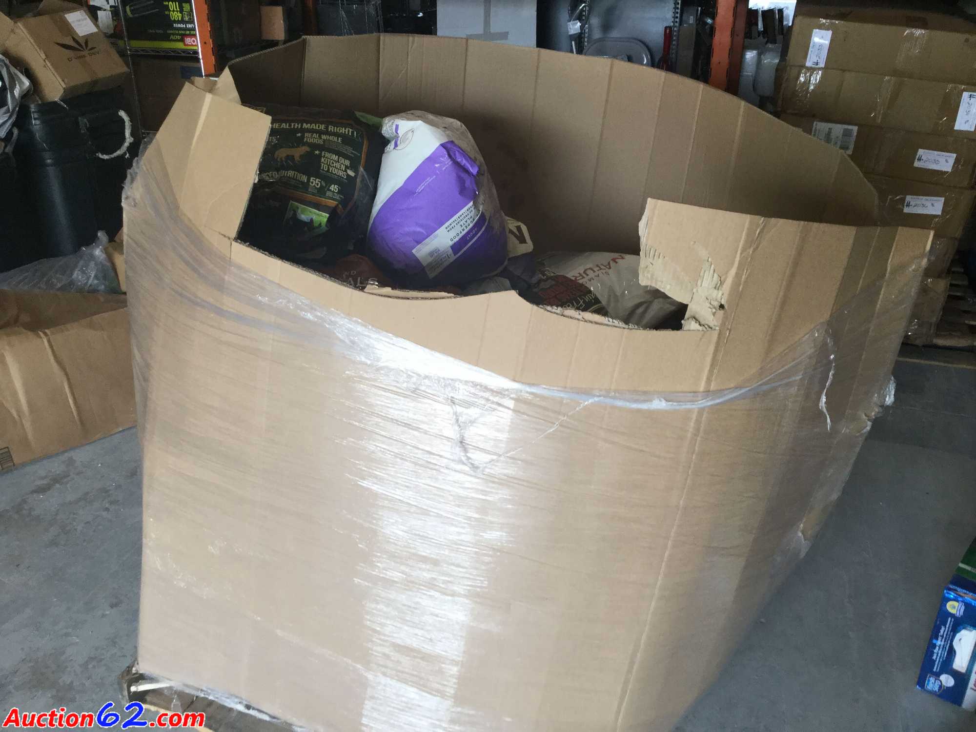 Auction62 Pallet of Dog Food and Some Cat Food