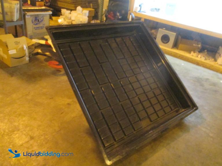 LiquidBidding 4' x 4' flood table.