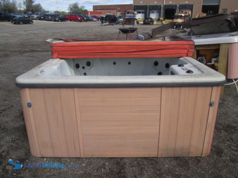 LiquidBidding Viking Spa 5person hot tub, 37" x 77...