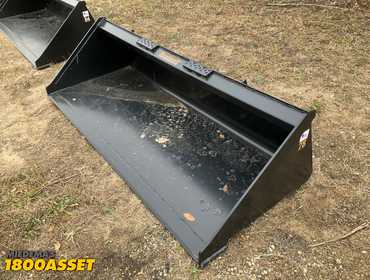 New Tomahawk 78” skid steer bucket, welded on high carbon cutting edge, skid steer quick attach 