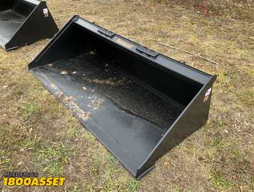 New Tomahawk 66” skid steer bucket, welded on high carbon cutting edge, skid steer quick attach 