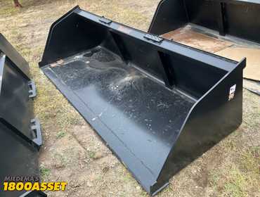 New Tomahawk 96” snow/mulch skid steer bucket, welded on high carbon cutting edge, skid steer...