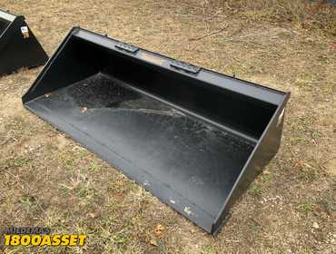 New Tomahawk 72” skid steer bucket, welded on high carbon cutting edge, skid steer quick attach 