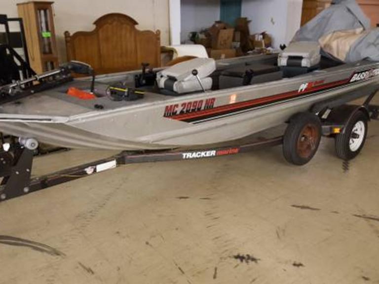 1989 Bass Tracker PF 16 Special
