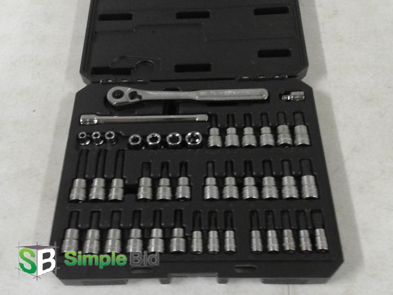 Craftsman Socket Wrench Set - 42 Piece New