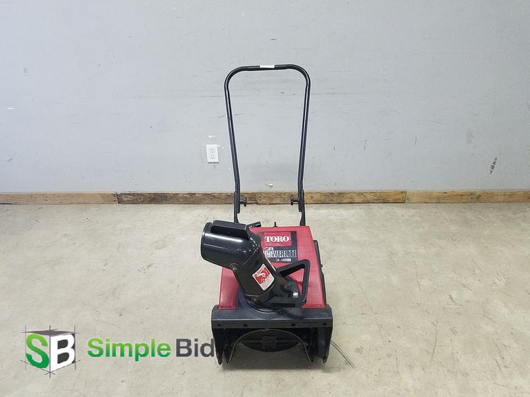 SimpleBid Inc. Toro Powerlite 3 HP Snowblower Starts...