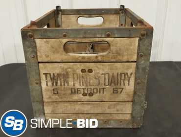 Vintage TWIN PINES DAIRY Wooden Milk Crate ~ DETROIT ~ Holds Milk Bottles - 15" x 12" x 11.5" 
